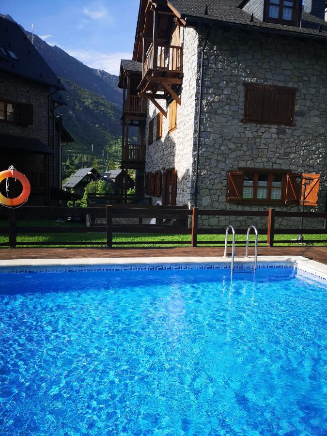 Residencial Valle De Benasque Eksteriør billede
